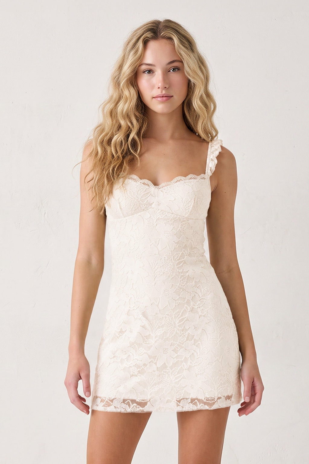 Yellow Sweetheart Lace Sheath Mini Homecoming Dress with Lace-Up Back